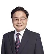 김우영 의원 국회 공식 사진