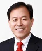 윤한홍 의원 국회 공식 사진