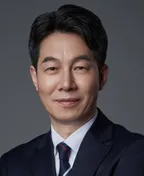 윤건영 의원 국회 공식 사진