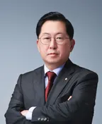 유용원 의원 국회 공식 사진